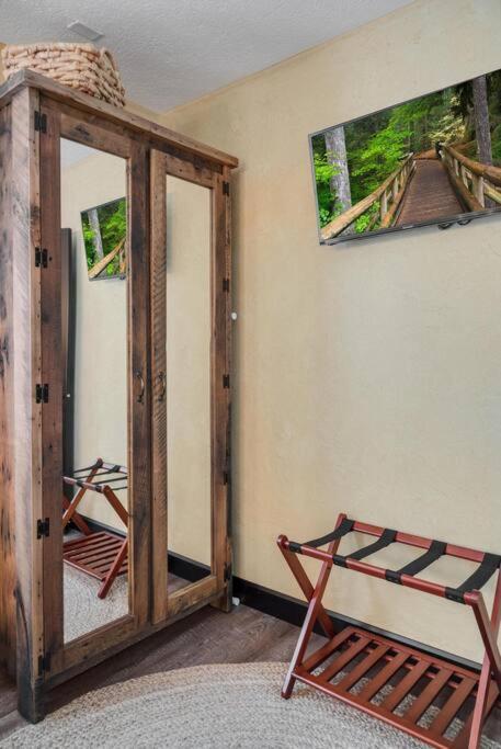 The Rustic Suite - Main Street Lodge In Berlin Ngoại thất bức ảnh