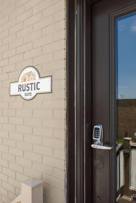 The Rustic Suite - Main Street Lodge In Berlin Ngoại thất bức ảnh